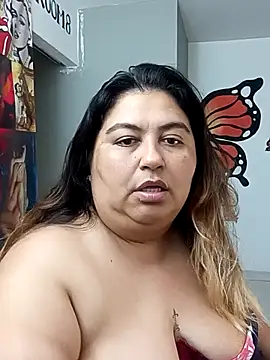 Snapshot of curvy_diva_ chatting on December 5, 11:19 am curvy diva online show from December 5, 11:19 am