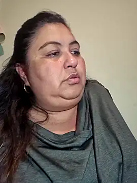 curvy diva  online show from February 8, 2:37 am