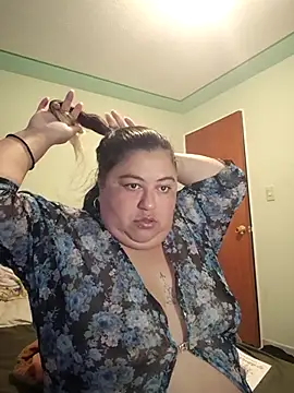 curvy diva  online show from February 24, 11:30 am