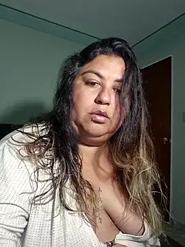 curvy diva  online show from March 9, 11:20 pm