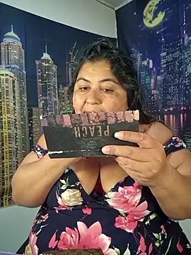 curvy diva  online show from May 7, 9:58 am