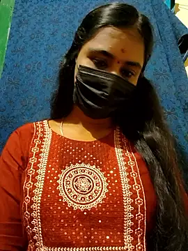 mini-queen online show from October 25, 5:30 pm