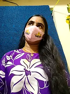 mini-queen online show from March 12, 6:03 pm