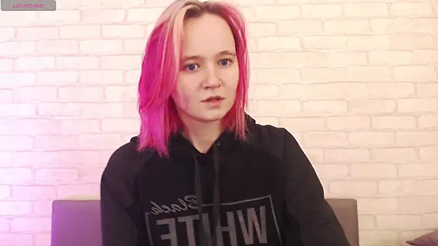 Snapshot of Ericha_Stone chatting on October 28, 8:07 am Ericha Stone online show from October 28, 8:07 am