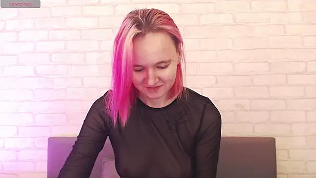 Snapshot of Ericha_Stone chatting on October 31, 1:28 am Ericha Stone online show from October 31, 1:28 am