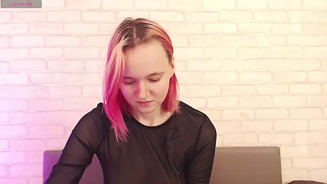 Snapshot of Ericha_Stone chatting on November 11, 1:27 am Ericha Stone online show from November 11, 1:27 am