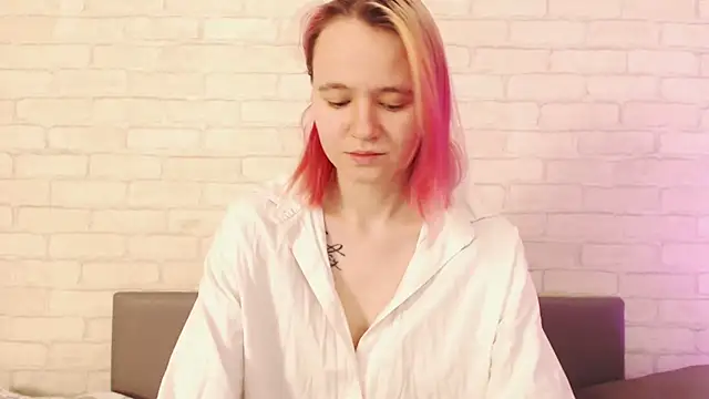 Snapshot of Ericha_Stone chatting on November 27, 1:51 am Ericha Stone online show from November 27, 1:51 am