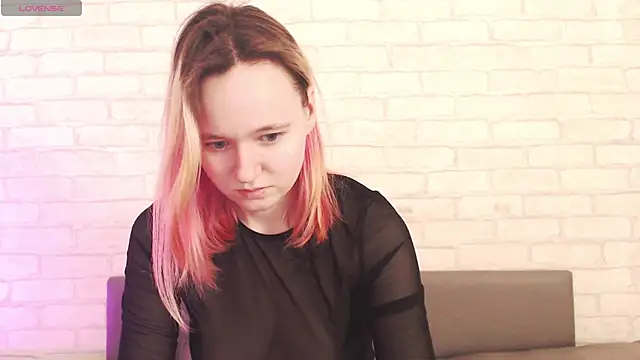 Ericha Stone online show from March 17, 8:06 am