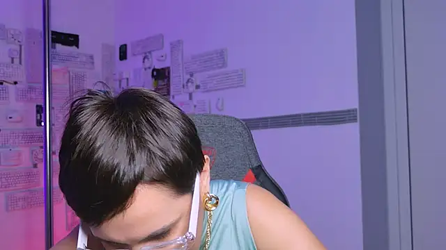 LauraDavidsons online show from September 13, 9:53 am