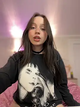 YourLittleDevil online show from September 24, 1:36 pm