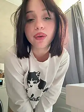 Snapshot of YourLittleDevil chatting on June 27, 12:22 pm YourLittleDevil online show from June 27, 12:22 pm