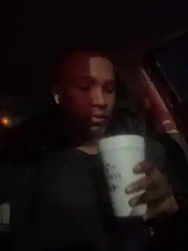 Snapshot of stressreliever94 chatting on December 17, 7:36 am stressreliever94 online show from December 17, 7:36 am