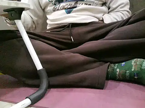 Snapshot of sexypunjabi26 chatting on December 15, 10:41 am sexypunjabi26 online show from December 15, 10:41 am