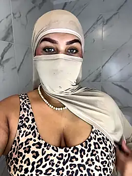 Kadira  online show from October 22, 12:05 pm