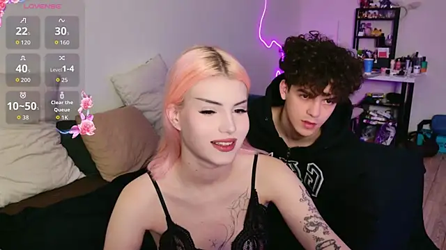 Snapshot of Alice18James chatting on September 13, 6:40 pm Alice18James online show from September 13, 6:40 pm