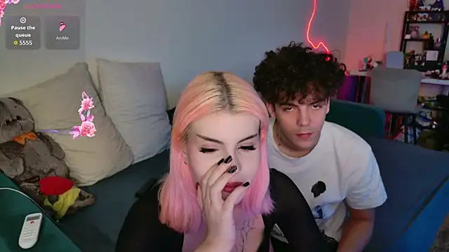 Snapshot of Alice18James chatting on September 16, 6:31 pm Alice18James online show from September 16, 6:31 pm