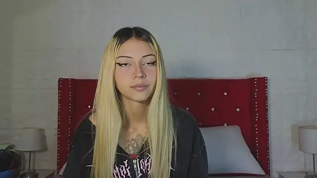 Lucy n pink online show from November 7, 4:29 pm