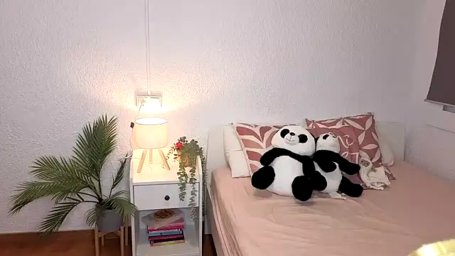 lillypanda online show from September 26, 7:07 pm
