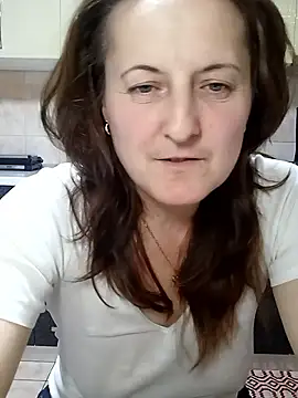 Fluturas2 online show from November 2, 8:00 pm