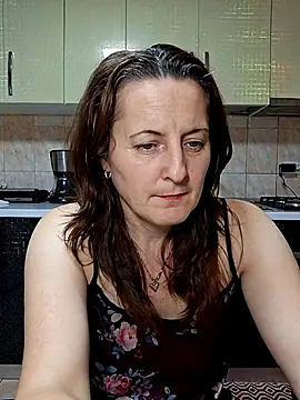 Fluturas2 online show from November 16, 9:09 pm