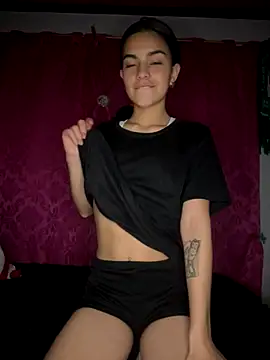 Snapshot of blinkiii_ chatting on November 28, 12:35 am blinkiii online show from November 28, 12:35 am