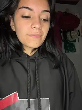 Snapshot of blinkiii_ chatting on December 23, 3:04 am blinkiii online show from December 23, 3:04 am