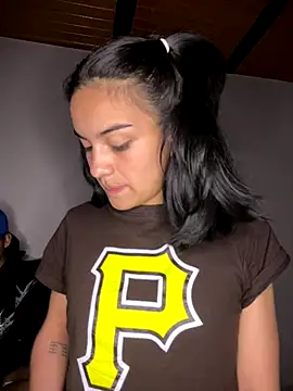 Snapshot of blinkiii_ chatting on January 6, 12:14 am blinkiii online show from January 6, 12:14 am