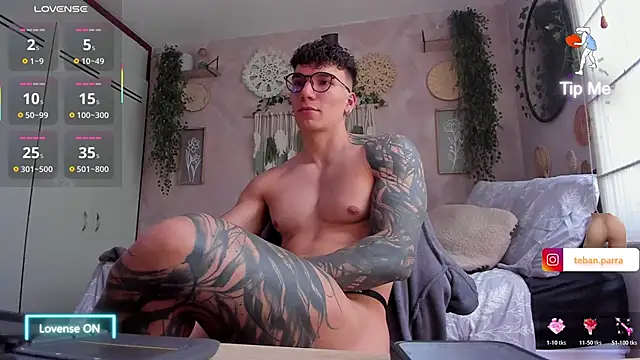 estebandi do online show from November 14, 8:07 pm