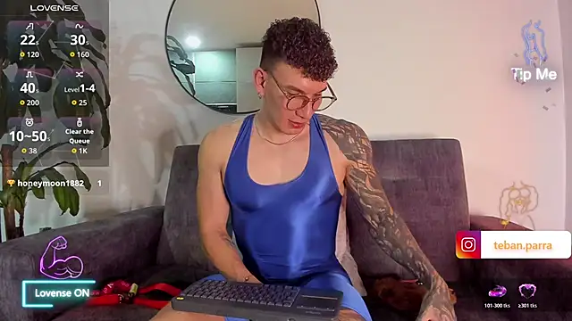 Snapshot of estebandi_do chatting on June 6, 4:17 am estebandi do online show from June 6, 4:17 am