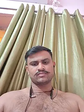 Snapshot of Frvgggghh chatting on November 19, 8:47 am Frvgggghh online show from November 19, 8:47 am