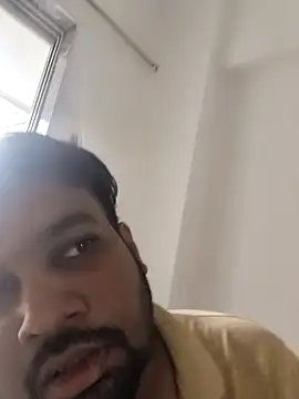 Snapshot of vinay_smalldick chatting on June 7, 9:35 am vinay smalldick online show from June 7, 9:35 am