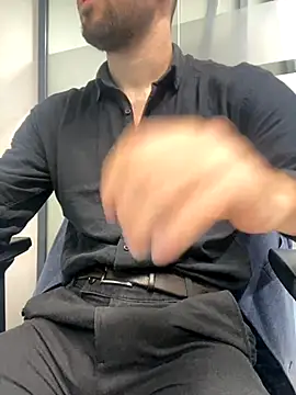 Snapshot of speddy34 chatting on December 5, 7:06 am speddy34 online show from December 5, 7:06 am