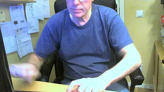 Snapshot of Klipparn chatting on December 14, 4:12 pm Klipparn online show from December 14, 4:12 pm