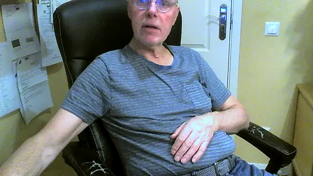 Snapshot of Klipparn chatting on January 8, 6:54 pm Klipparn online show from January 8, 6:54 pm