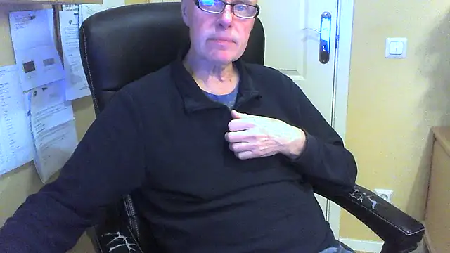 Snapshot of Klipparn chatting on January 11, 5:51 pm Klipparn online show from January 11, 5:51 pm