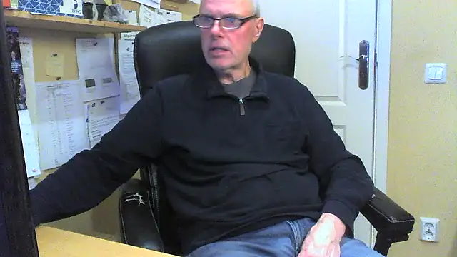 Snapshot of Klipparn chatting on January 14, 2:12 pm Klipparn online show from January 14, 2:12 pm