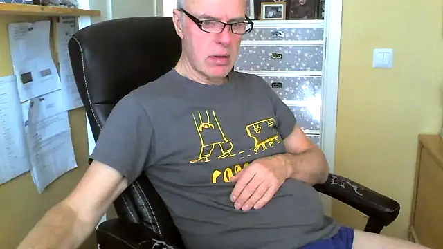 Snapshot of Klipparn chatting on March 4, 7:25 am Klipparn online show from March 4, 7:25 am