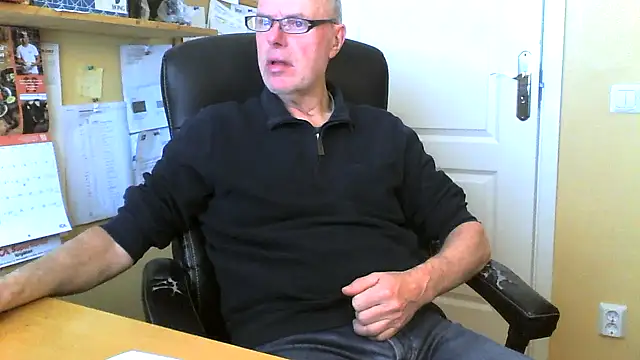 Snapshot of Klipparn chatting on March 23, 7:34 am Klipparn online show from March 23, 7:34 am