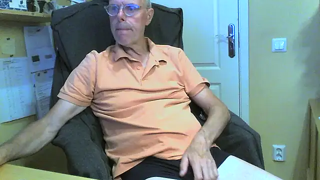 Snapshot of Klipparn chatting on June 7, 7:50 pm Klipparn online show from June 7, 7:50 pm