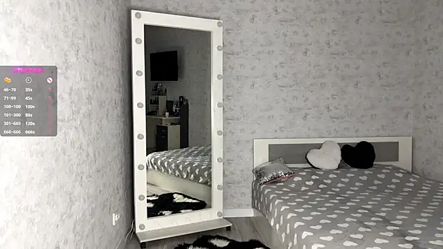 Snapshot of FakeLamb chatting on November 24, 9:03 pm FakeLamb online show from November 24, 9:03 pm