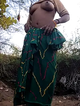 Snapshot of Hita_Grewal chatting on November 7, 1:49 am Hita Grewal online show from November 7, 1:49 am