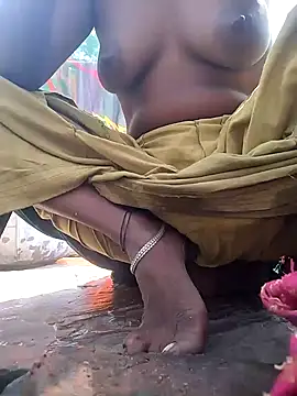 Snapshot of Hita_Grewal chatting on November 19, 5:40 am Hita Grewal online show from November 19, 5:40 am