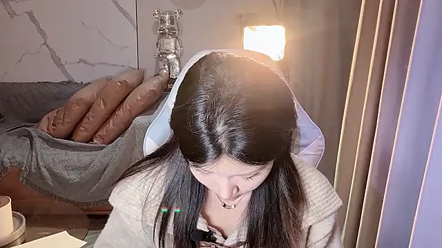 Lixinel-520 online show from November 30, 1:04 pm