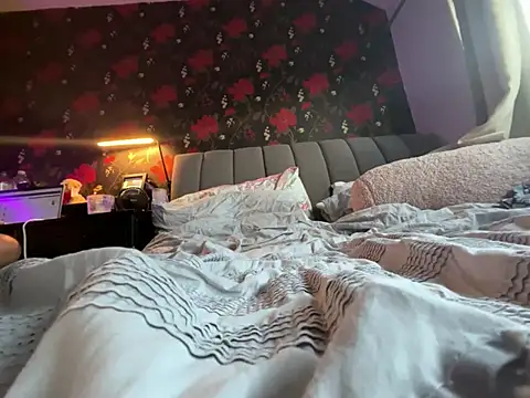 Snapshot of Prill940 chatting on July 8, 4:28 am Prill940 online show from July 8, 4:28 am