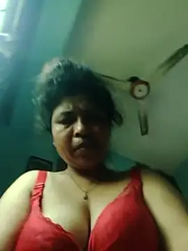 Snapshot of Cute-Rani-1 chatting on April 11, 9:35 am Cute-Rani-1 online show from April 11, 9:35 am