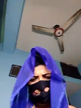 Snapshot of Cute-Rani-1 chatting on April 11, 9:41 pm Cute-Rani-1 online show from April 11, 9:41 pm