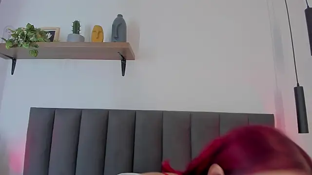 Cristalfoxy  online show from May 16, 7:34 pm