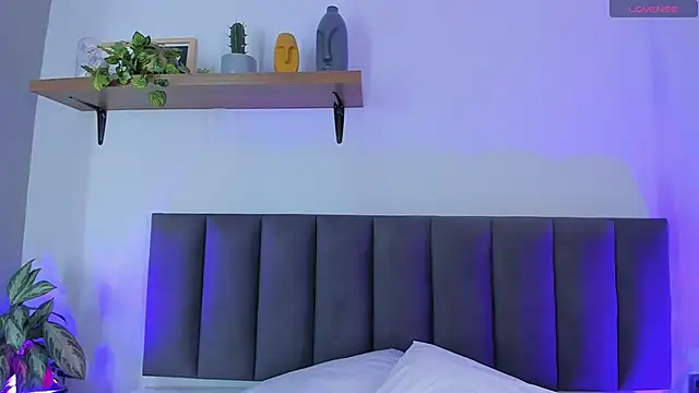 Cristalfoxy  online show from May 18, 7:41 pm