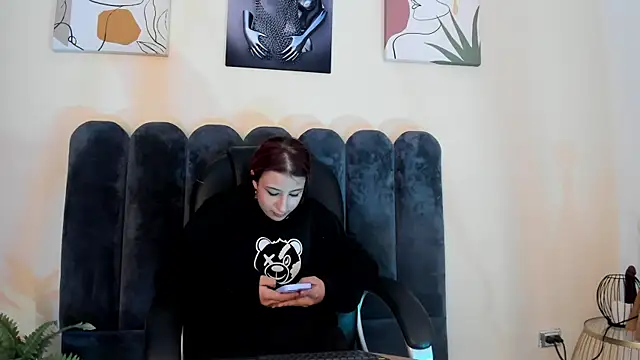 Cristalfoxy  online show from June 11, 12:32 am