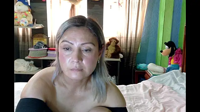 Snapshot of _Charlize_theron_ chatting on May 8, 6:02 pm Charlize theron online show from May 8, 6:02 pm